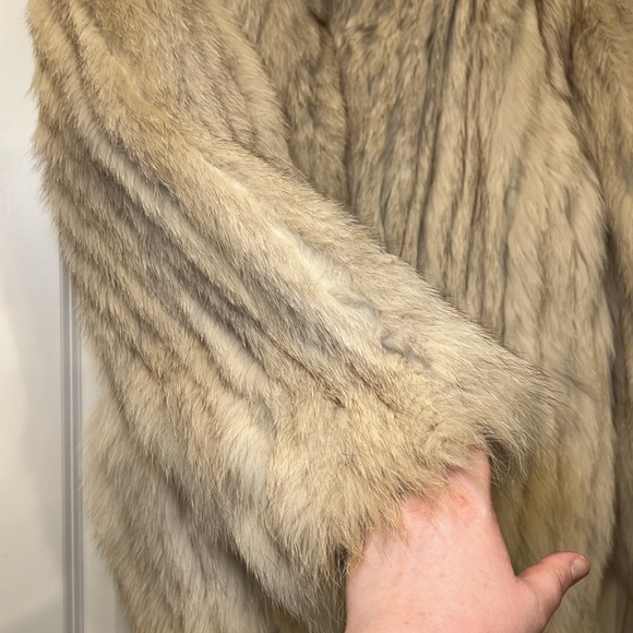 Vintage Saga Fox cozy lux fluffy fur coat - Picture 8 of 16
